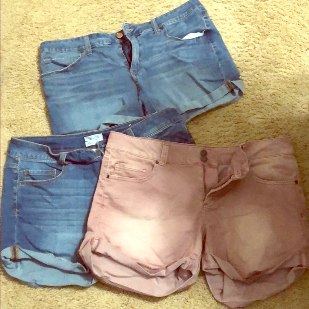 EUC MUDD shorts size 17